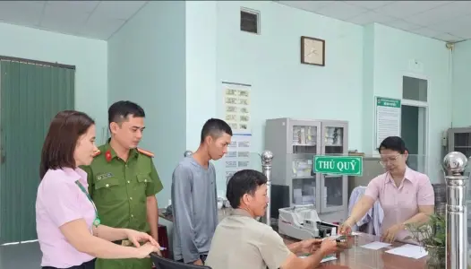 QUẢNG NGÃI: Phòng Giao dịch NHCSXH Tư Nghĩa tiếp tục thực hiện tín dụng cho người chấp hành xong án phạt tù trên địa bàn xã Vệ Giang