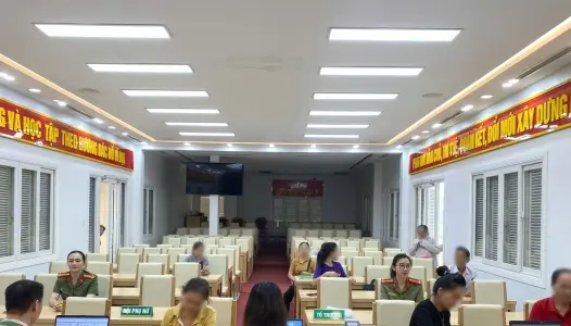 QUẢNG NINH: Công an phường Móng Cái 1 phối hợp hỗ trợ vay vốn, tạo việc làm, giúp người dân ổn định cuộc sống