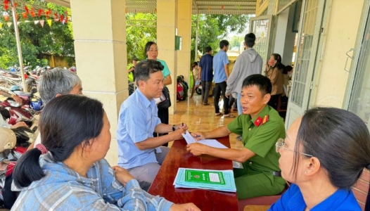 ĐỒNG NAI: Công an xã Lộc Tấn phối hợp hỗ trợ giải ngân vốn tín dụng chính sách cho người chấp hành xong án phạt tù tái hòa nhập cộng đồng