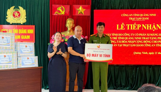 QUẢNG NINH: Trại Tạm giam Công an tỉnh tiếp nhận 600 đầu sách