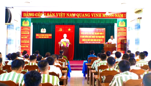 ĐÀ NẴNG: Trại Tạm giam số 2 phổ biển kiến thức pháp luật, kỹ năng tái hòa nhập cho phạm nhân sắp chấp hành xong án phạt tù